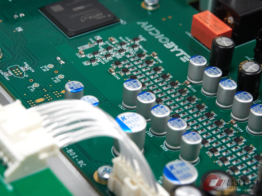 SUPER VOX通过由开关元件和电阻组成的阵列来取代传统的低通滤波器_副本.png.png