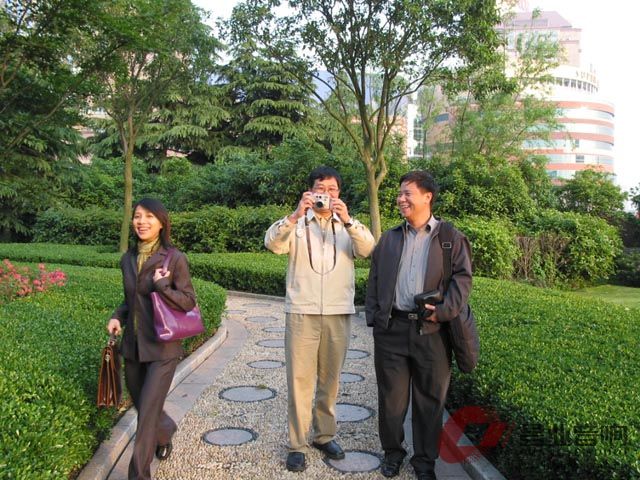 上海音响展时刘李周三人图.JPG