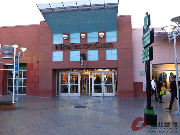 outlet-13.jpg