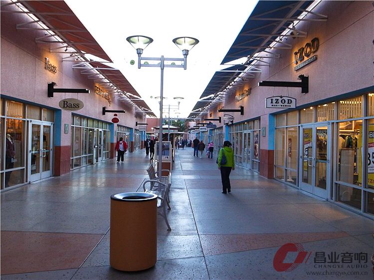 outlet-12.jpg