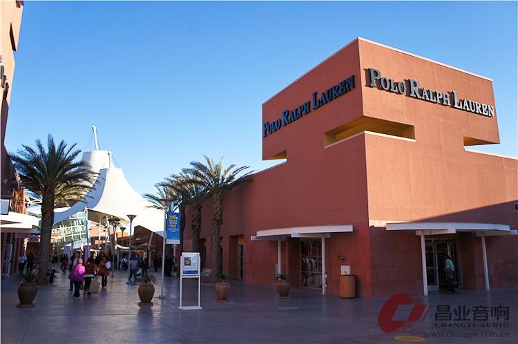 outlet-8.jpg