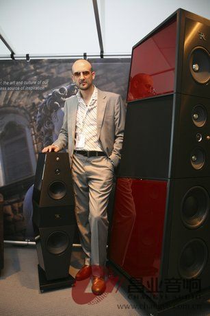 Francesco_with_his_loudspeakers_jpg_648x460_q85.jpg