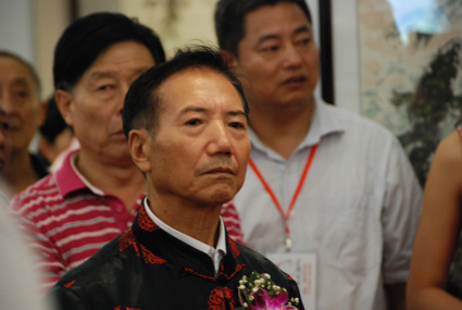 吴建堂在深圳捻条画展现场.jpg