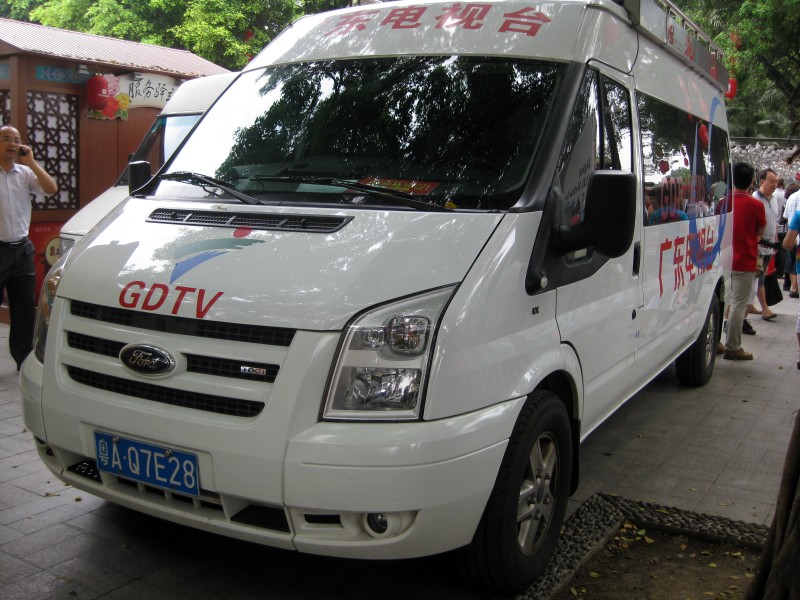 电视采访车   (3).jpg