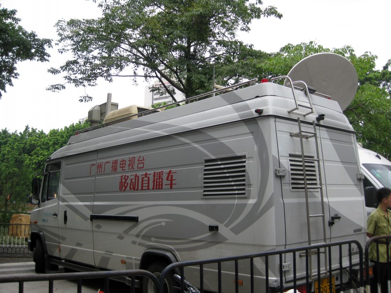 电视采访车   (2).JPG