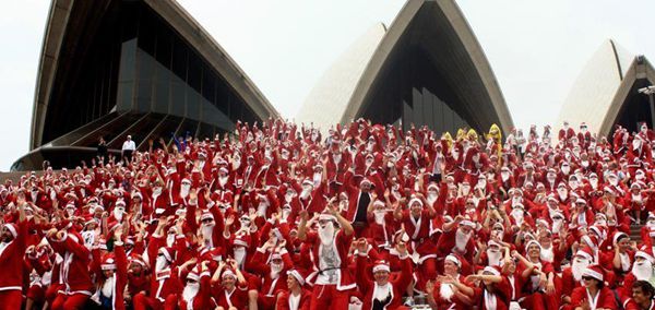 悉尼举行“圣诞老人”开心跑活动.jpg