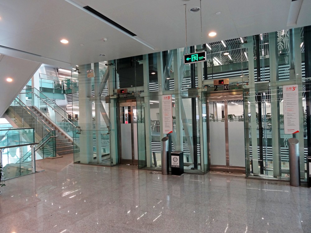 电步梯与垂直电梯  (2).JPG