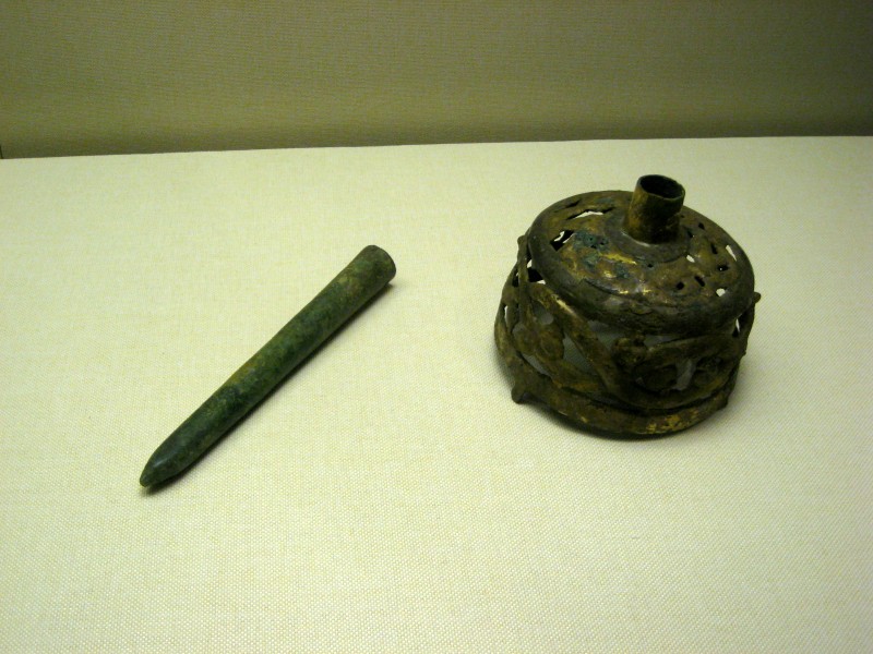 蟠龙纹仪仗鎏金铜饰  (1).JPG