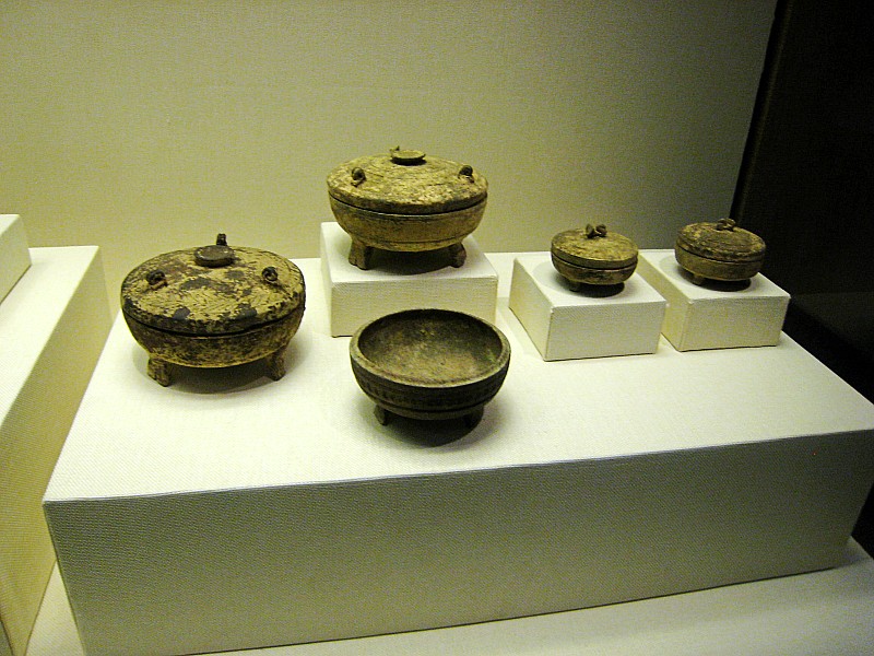 三足盒  (1).JPG