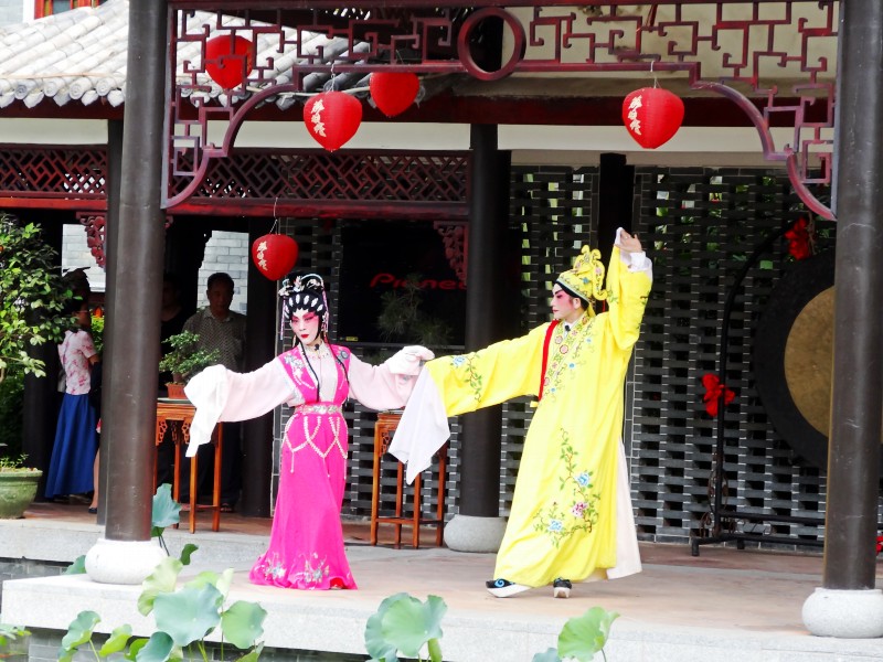 粤剧戏台 (1).JPG