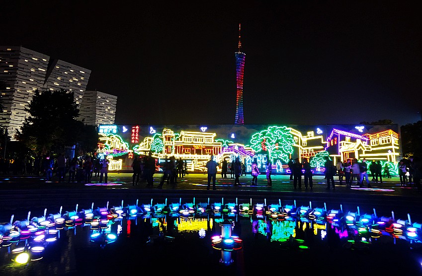 喷泉与广州塔 (1).JPG